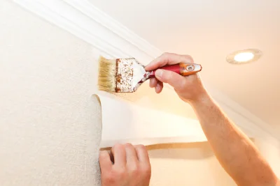Pose de papier peint à la Bazouge-de-Chemeré — revêtements muraux et toiles de verre